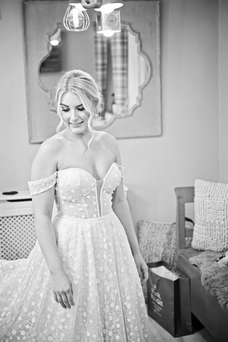 Blackwell-Grange-Blooming-Photography-Chloe-Alex-9-of-97_RR0vKi07