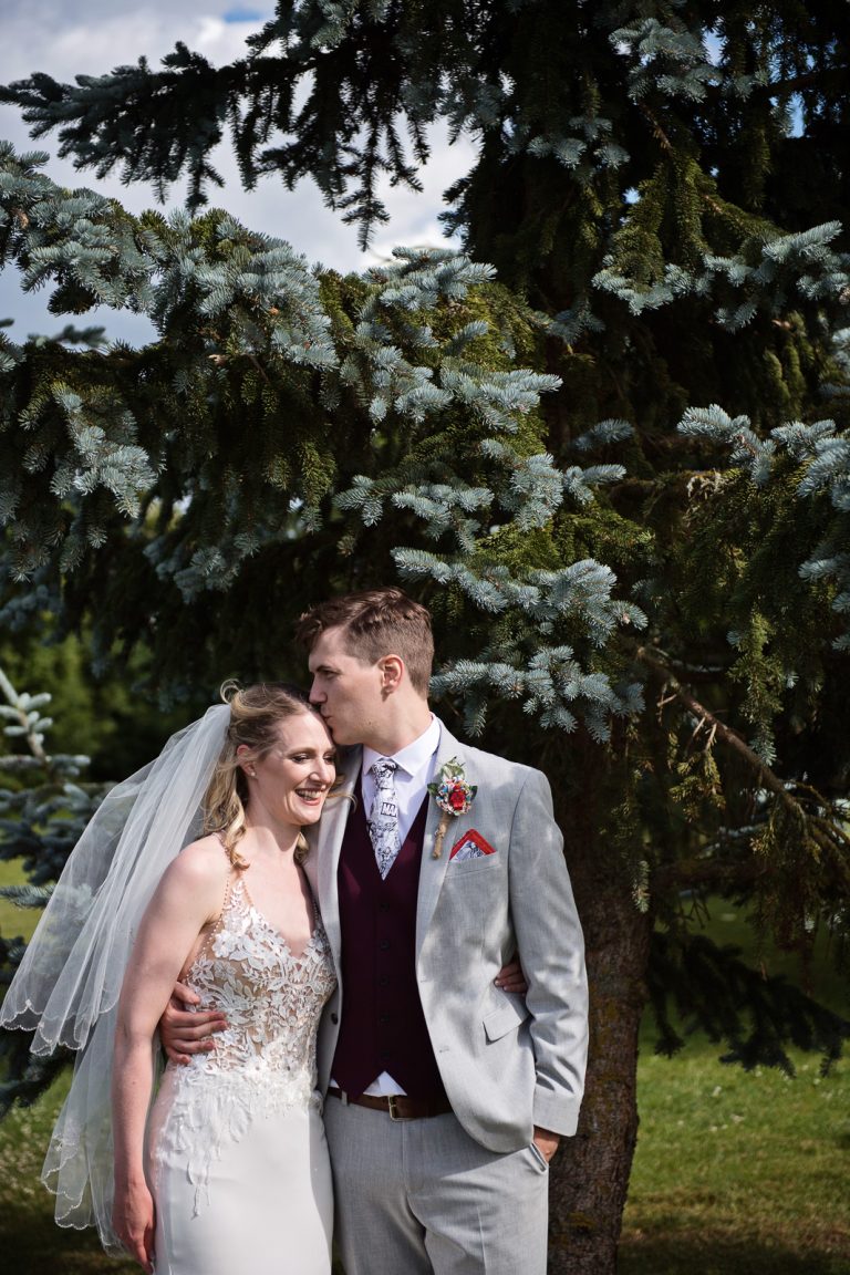 Relaxed wedding photography