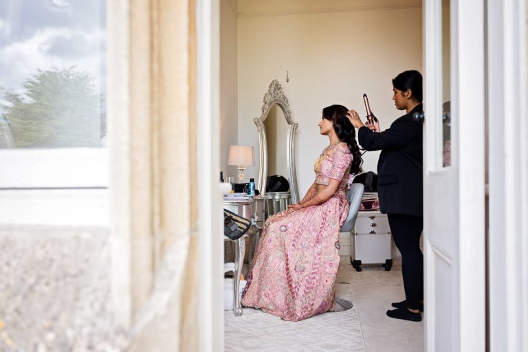 Story telling wedding photographer Manor By The Lake, Blooming Photography