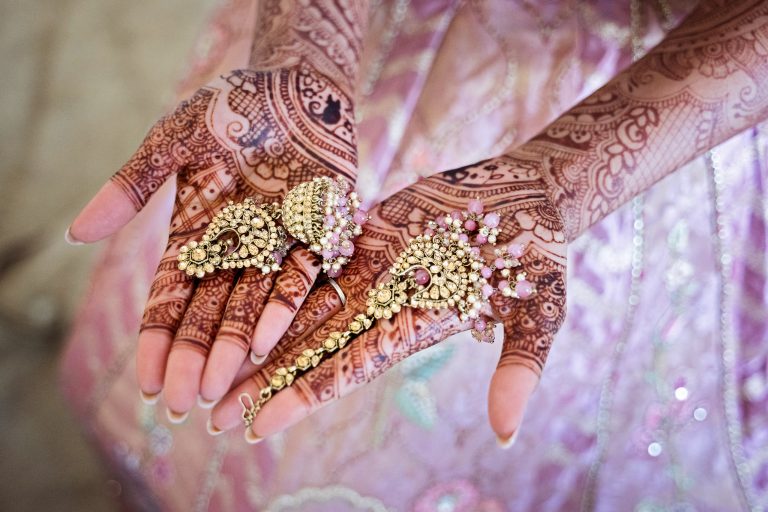 Mehndi at Manor By The Lake, photography by Ben Roberts of Blooming Photography